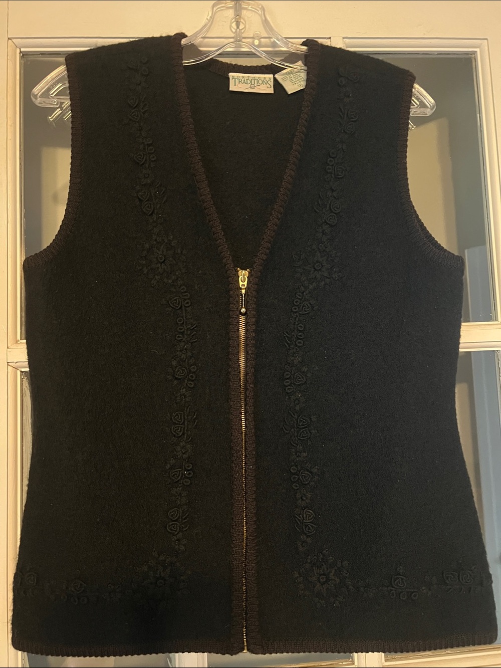100% wool NorthernTraditions Black Embroidered Zip-Front Women's Sweater Vest